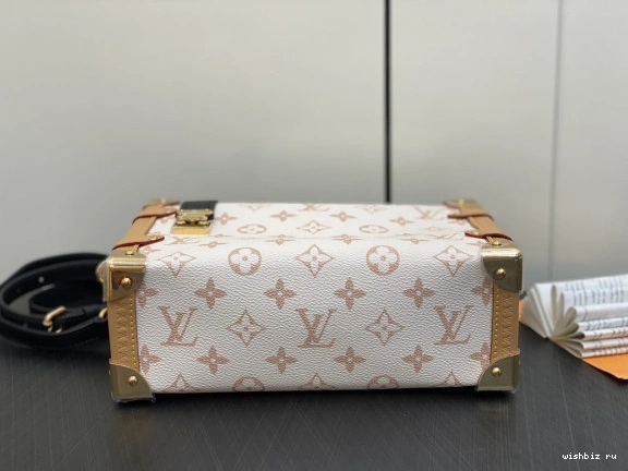 WIS MM SIDE VUITTON TRUNK LOUIS 1030